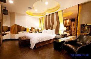 Phòng Thương Gia Giường Đôi Với Nhà Để Xe Riêng (Business Double Room without Private Garage)