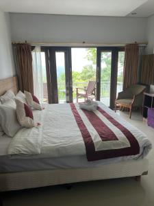 Phòng Giường Đôi Nhìn Ra Hồ Bơi (Double Room with Pool View)