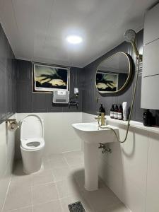Căn Hộ 2 Phòng Ngủ (Two-Bedroom Apartment)