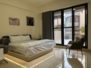 Phòng Có Giường Cỡ Queen Với Ban Công (Queen Room with Balcony)