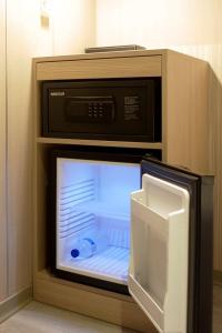 Female Single Room - No Window with Shared Bathroom