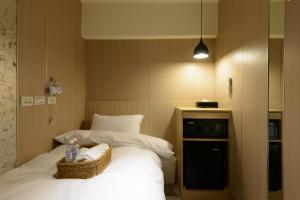 Female Single Room - No Window with Shared Bathroom