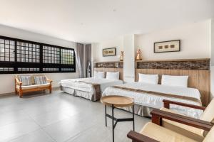 Phòng Deluxe 4 Người (Deluxe Quadruple Room)