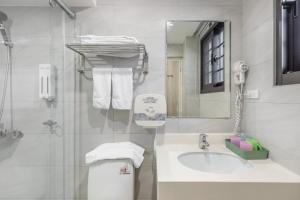 Phòng Deluxe 4 Người (Deluxe Quadruple Room)