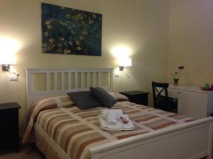 Double Room with Private Bathroom room in Serventi Longhi Rooms