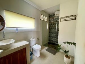 Nhà 2 Phòng Ngủ (Two-Bedroom House)