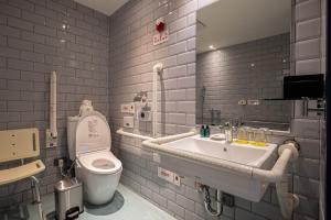 Phòng Phù Hợp cho Người Khuyết Tật (Accessible Room)