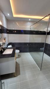 Biệt Thự Có Hồ Bơi Riêng (Villa with Private Pool)