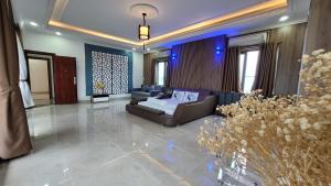 Biệt Thự Có Hồ Bơi Riêng (Villa with Private Pool)