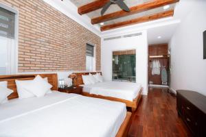 Phòng Gia Đình Có Ban Công (Family Room with Balcony)