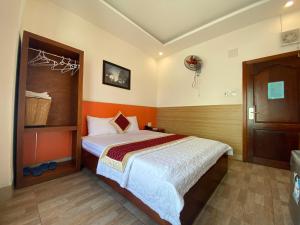 Phòng có giường cỡ King nhìn ra cảnh núi non (King Room with Mountain View)