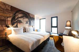 Superior Double Room (1 or 2 beds) room in Jaz Amsterdam