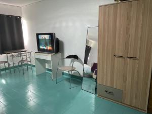 Phòng Hai Giường Đơn Loại Sang (Deluxe Twin Room)