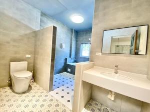 Phòng 4 Người Có Bồn Tắm (Quadruple Room with Bath)