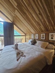 Phòng Có Giường Cỡ King Nhìn Ra Hồ Nước (King Room with Lake View)