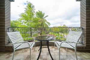 Phòng 4 người có ban công (Quadruple Room with Balcony)