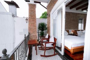 Phòng Gia Đình Có Ban Công (Family Room with Balcony)