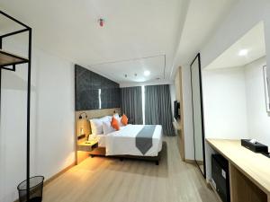 Phòng Đôi Loại Sang (Deluxe Double Room)