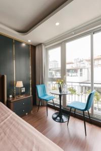 Studio Có Ban Công (Studio with Balcony)