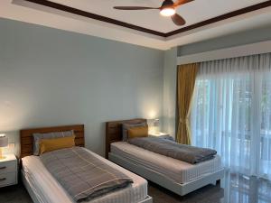 Phòng Deluxe Giường Đôi/2 Giường Đơn Có Ban Công (Deluxe Double or Twin Room with Balcony)