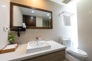 Biệt Thự Có Hồ Bơi Riêng (Villa with Private Pool)