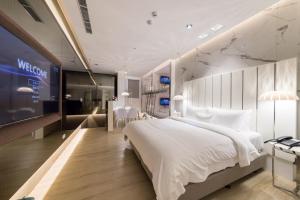 Phòng gia đình với phòng tắm riêng. (Family Room with Private Bathroom)