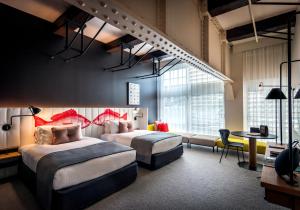 Deluxaroo - Double Double room in Ovolo Woolloomooloo