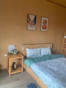 Phòng Có Giường Cỡ King Nhìn Ra Hồ Bơi (King Room with Pool View)
