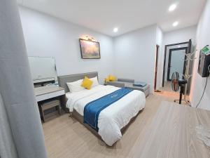 Phòng Gia Đình Có Ban Công (Family Room with Balcony)