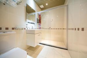 Phòng Deluxe 4 Người (Deluxe Quadruple Room)