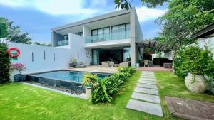 Biệt thự Ven biển có Hồ bơi (Beachfront Pool Villa)