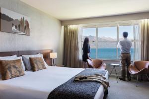 Superior Lake View Room with King Bed room in Mercure Queenstown Resort