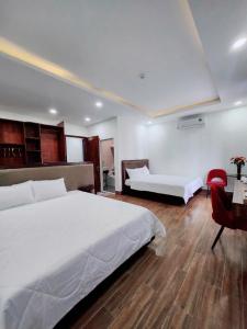 Phòng Deluxe Giường Đôi Có Ban Công (Deluxe Double Room with Balcony)