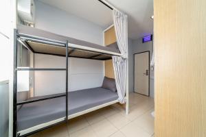 Giường trong Phòng ngủ tập thể 4 người (Bed in 4-Bed Dormitory Room)