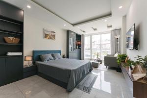 Căn Hộ Có Sân Hiên (Apartment with Terrace)