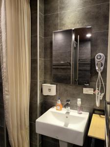 Phòng Giường Đôi Có Bồn Tắm Spa (Double Room with Spa Bath)