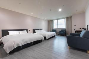 Phòng Deluxe 4 người (Deluxe Quadruple Room)