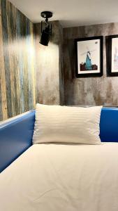 Giường Trong Phòng Ngủ Tập Thể 10 Giường Cho Cả Nam Lẫn Nữ (Bed in 10-Bed Mixed Dormitory Room)