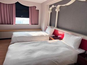 Phòng 2 Giường Đơn Hạng Bình Dân (Budget Twin Room)