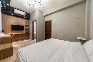 Phòng Tiêu Chuẩn Giường Đôi Lớn (Standard Queen Room)