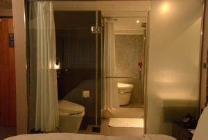 Suite Chính 3 Người (Master Suite Triple)