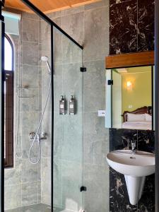 Suite Gia Đình Deluxe (Deluxe Family Suite)