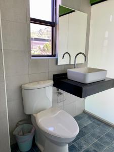 Phòng 4 Người Có Ban Công (Quadruple Room with Balcony)