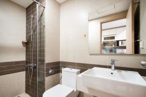 Two-Bedroom Deluxe Apartment with Garden View