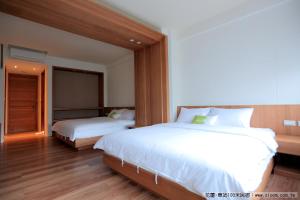 Phòng 4 Người Có Bồn Tắm (Quadruple Room with Bath)