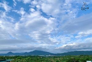 Phòng Tiêu chuẩn Giường Đôi với Ban công (Standard Double Room with Balcony)