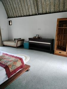 Phòng Giường Đôi Nhìn Ra Hồ Bơi (Double Room with Pool View)