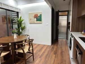 Căn Hộ 1 Phòng Ngủ Có Ban Công (One-Bedroom Apartment with Balcony)