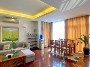 Căn hộ 2 phòng ngủ nhìn ra cảnh thành phố (Two-Bedroom Apartment with City View)