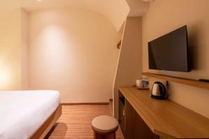 Phòng Đôi Cao Cấp (Superior Double Room)